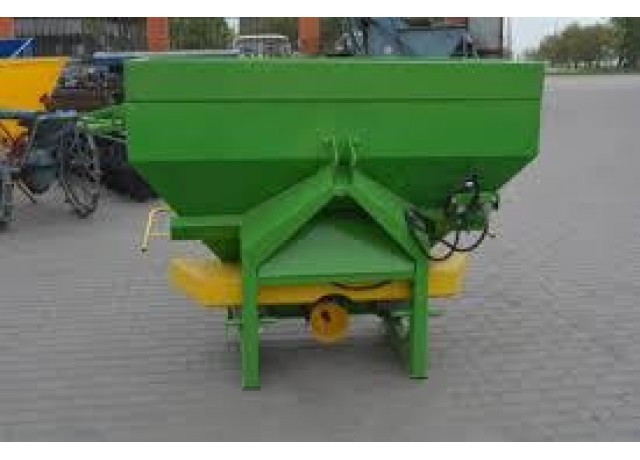 Разбрасыватель удобрения Agromech 1 000 кг Разбрасыватель удобрения Agromech 1 000 кг